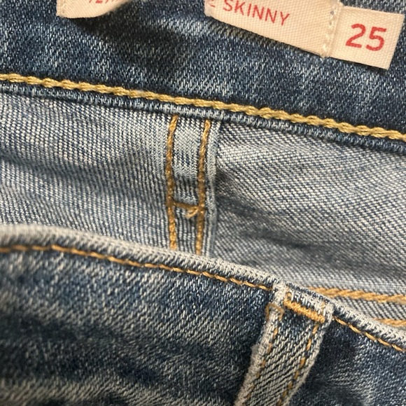 *Rare* Levi’s 721 Dark Blue Women's Jeans Skinny Leg Frayed Hem sz 25 (XS, 2) - Picture 2 of 4